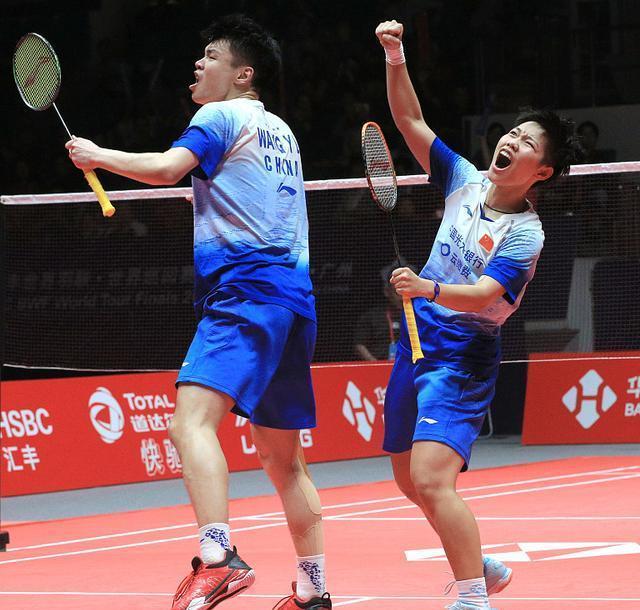 日本队完胜丹麦队，黄鸭组合带队取胜