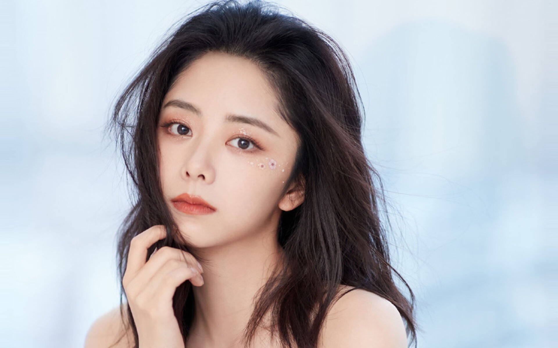 从美加墨世界杯到深圳主场，跨越时空的体育叙事，一场轻取背后的战略启示