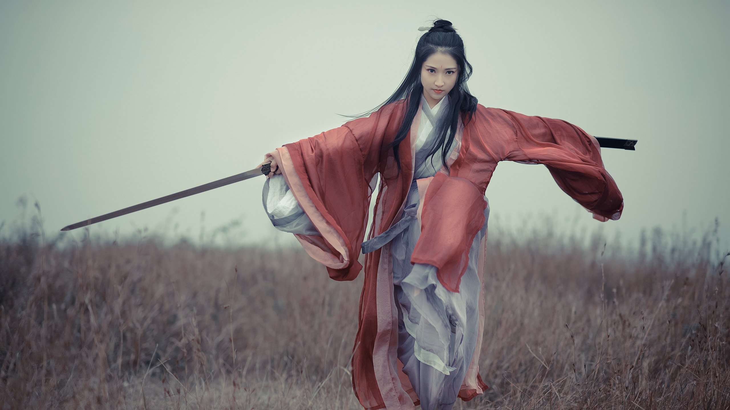 富安健洋主宰比赛走向，塞内加尔生死战取胜冰岛—足球赛场上的双重奏