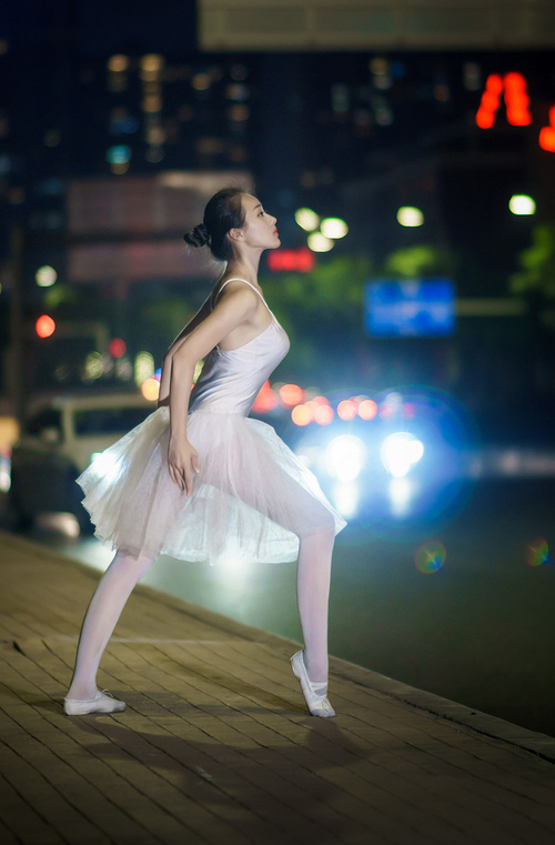 全球足球夜,迪马利亚弧线定江山,哥斯达黎加鏖战撼马竞