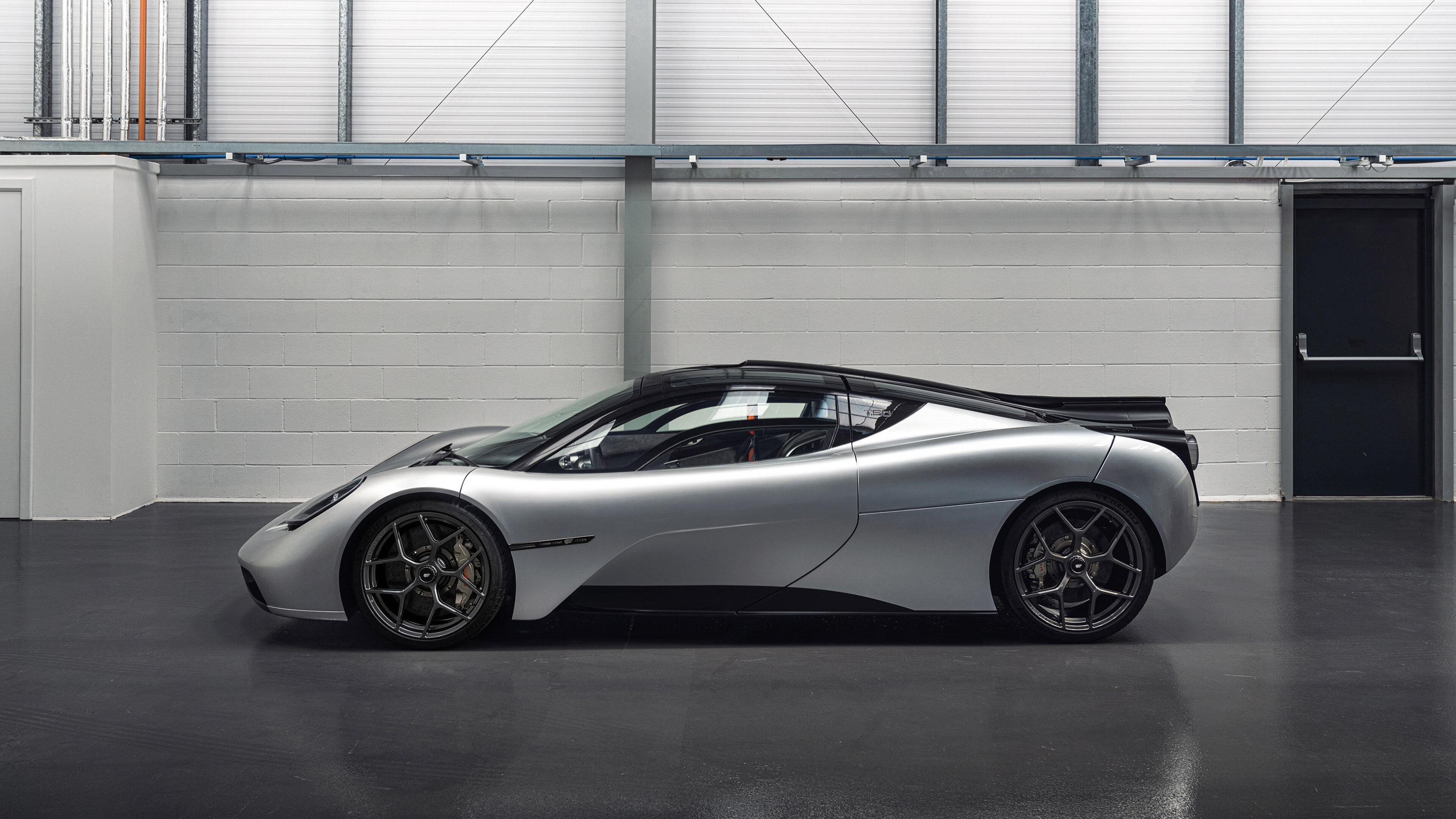 范弗利特终场三分定乾坤,吉林队跨洋强压黄蜂展团队伟力