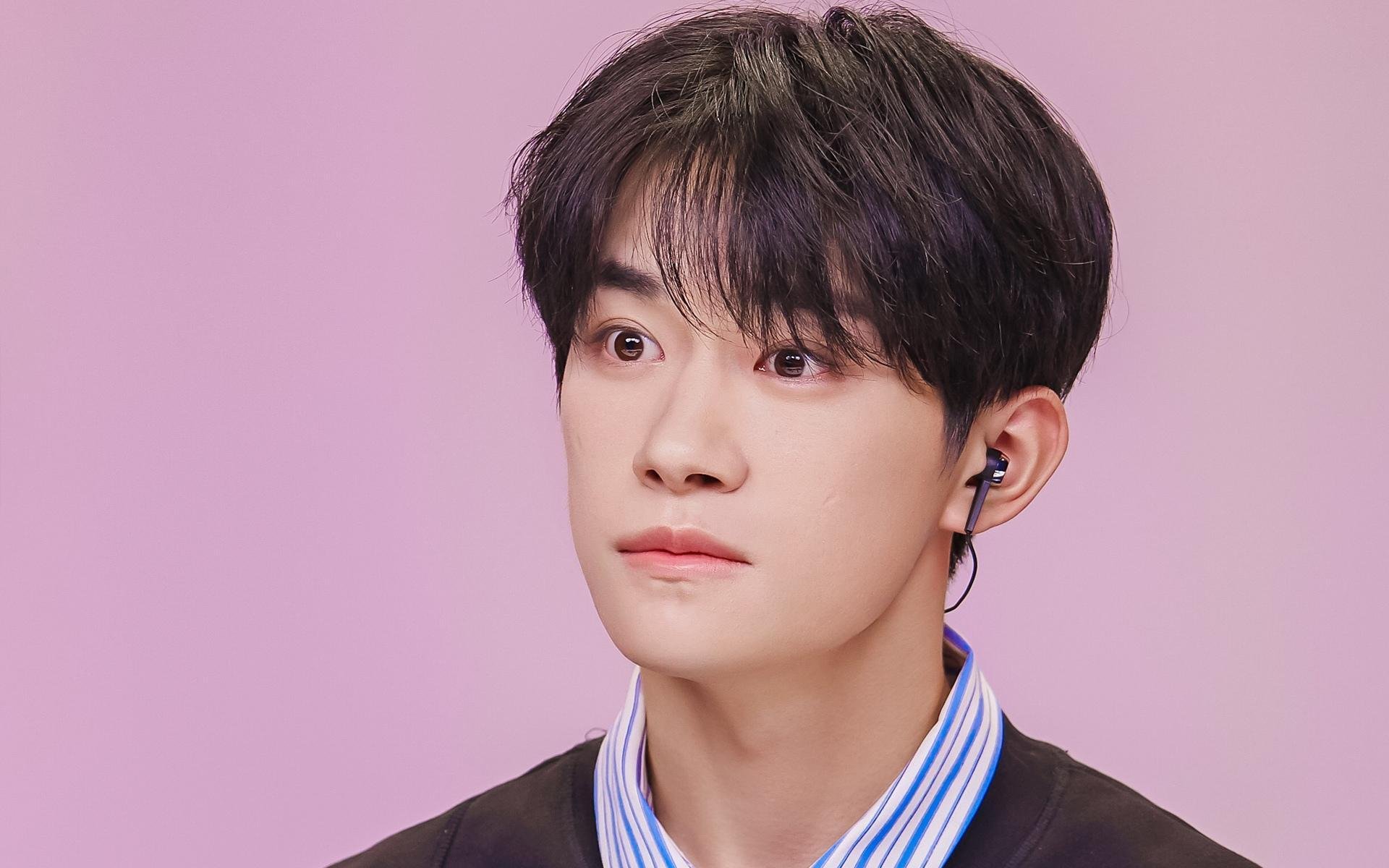 意甲焦点战映照下的篮球盛宴,尼克斯斩落新疆队的全球体育回响