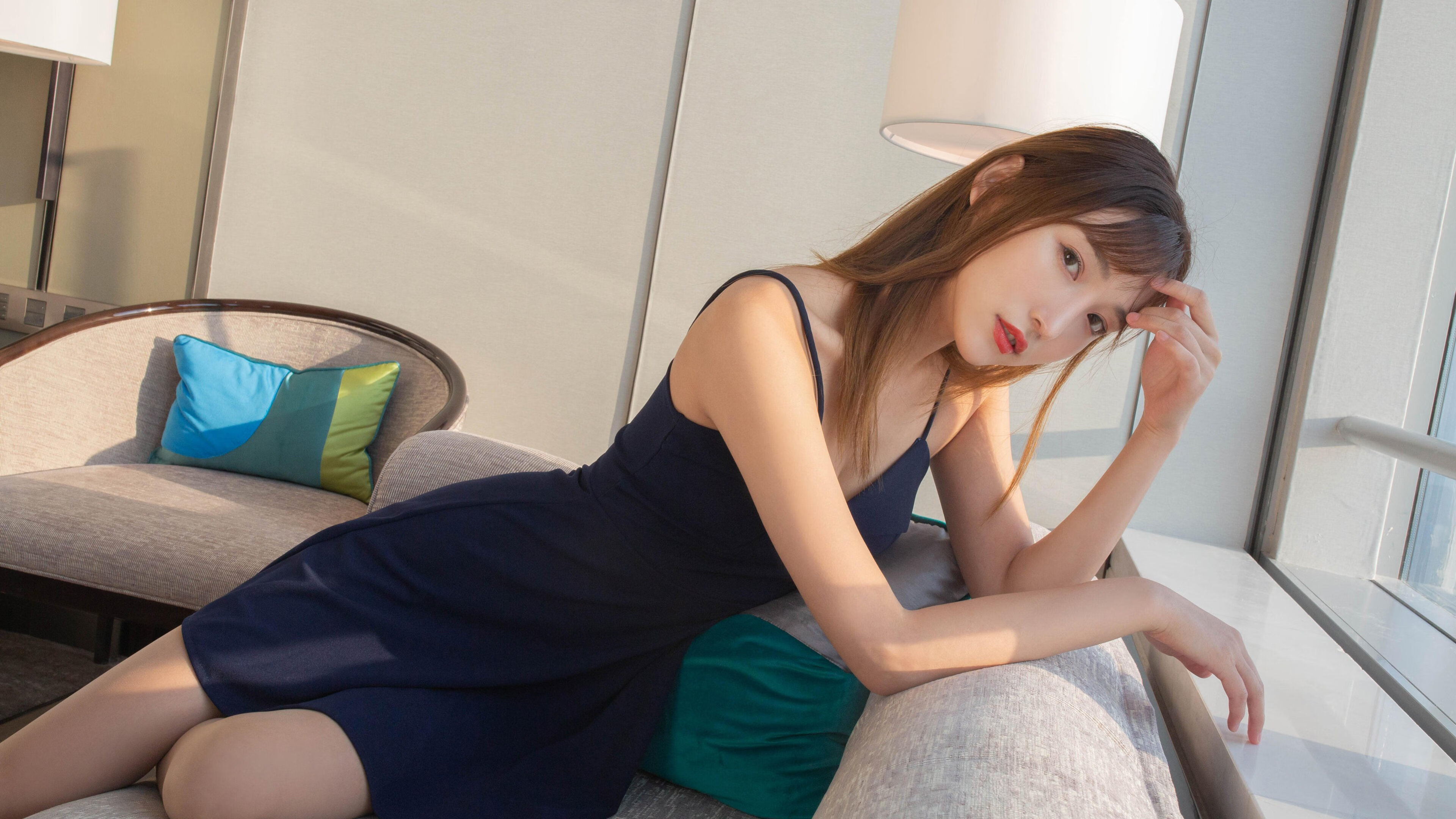 太阳完胜凯尔特人,莫兰特在世界排名争夺战中接管比赛,篮球世界的双重奏