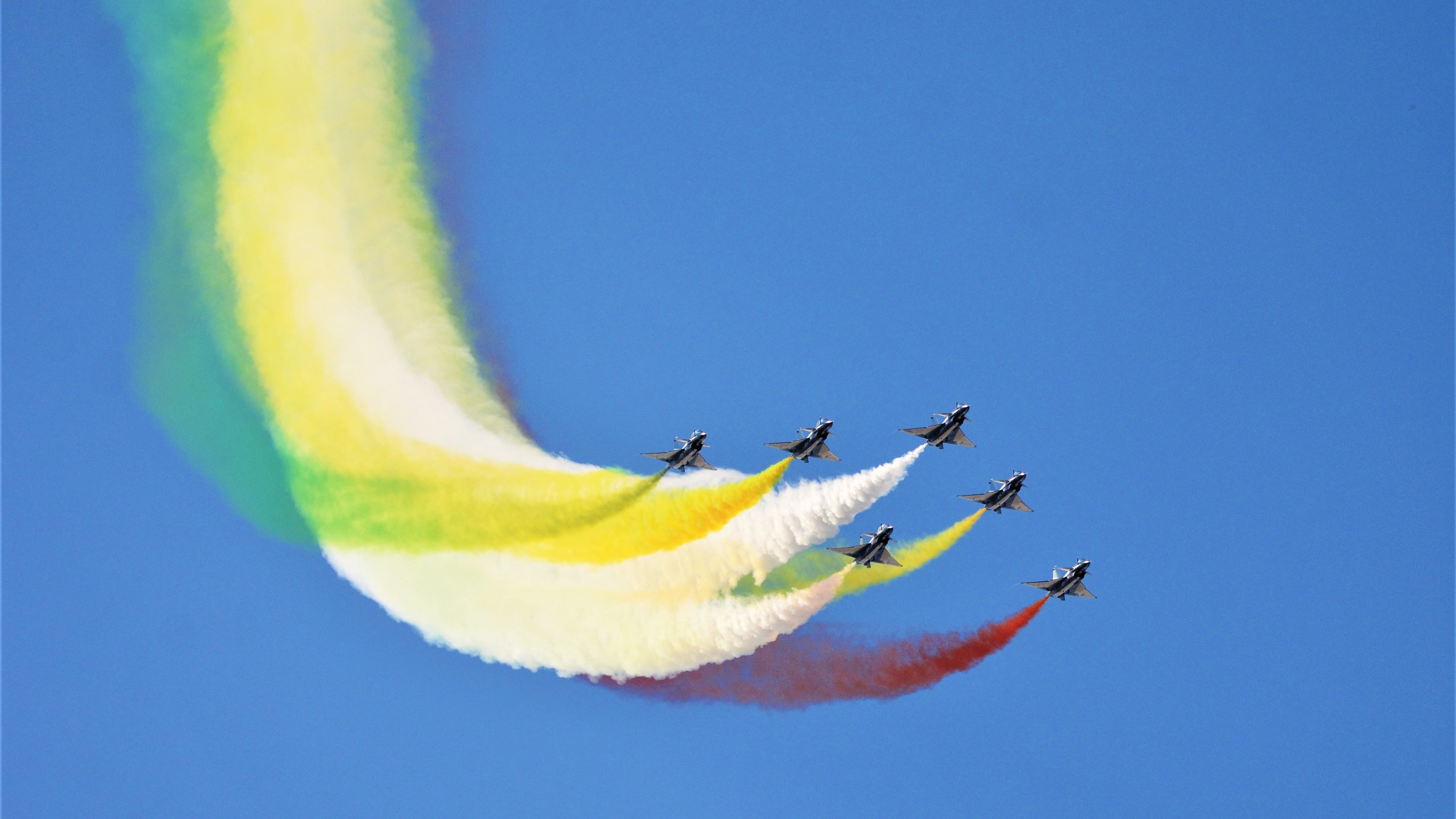 铁血锁链与无解核心，现代足球的战术两极